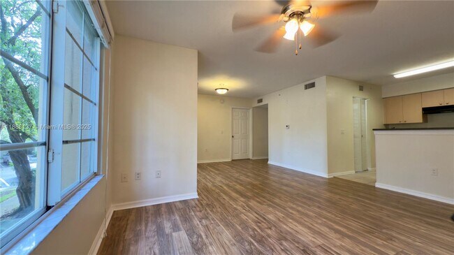 Foto del edificio - 4220 San Marino Blvd