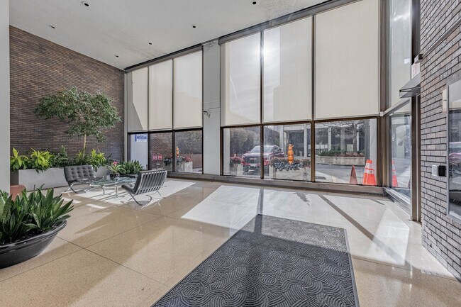 Foto del edificio - 5455 N Sheridan Rd