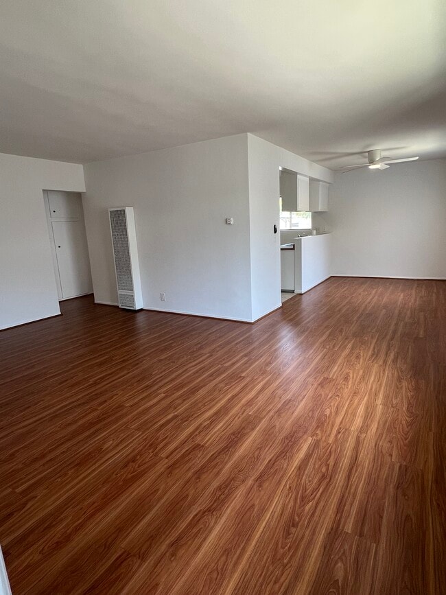 Living room & dining - 319 Mariposa Ave