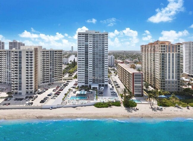 Building Photo - 3140 S Ocean Dr