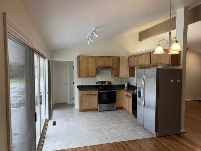 Foto del edificio - 6930 Euclid Ave