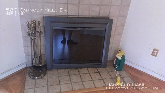 Building Photo - 520 Carmody Hills Dr