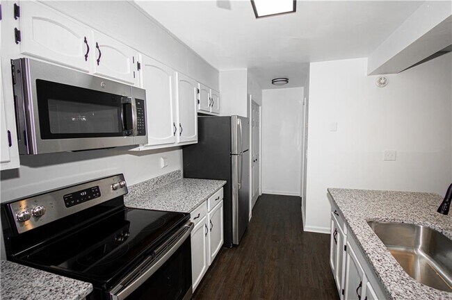 Foto del edificio - 5547 Clover Rise Ln