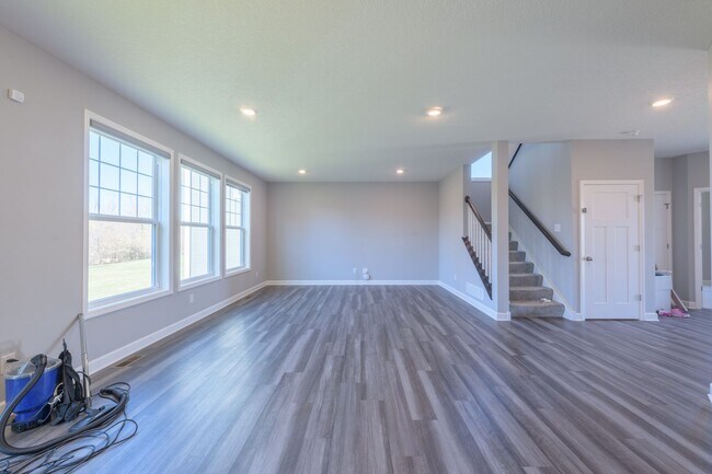 Building Photo - Wayzata schools executive home for lease! ...