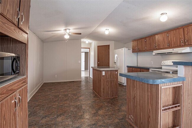 Building Photo - 1345 FM 405 Rd