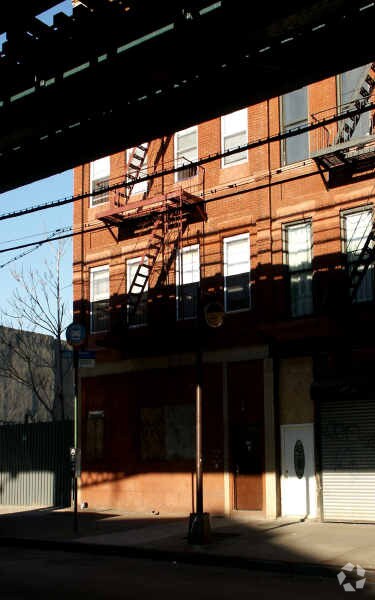 Building Photo - 1499 Broadway