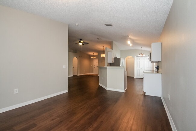 Foto del edificio - 12930 Kings Lake Dr