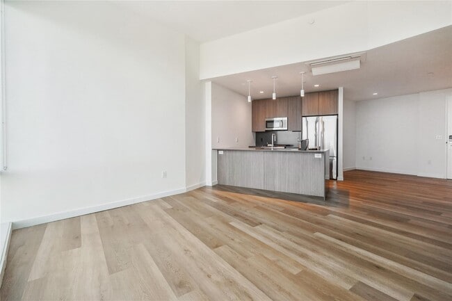Building Photo - 50 Clinton Pl