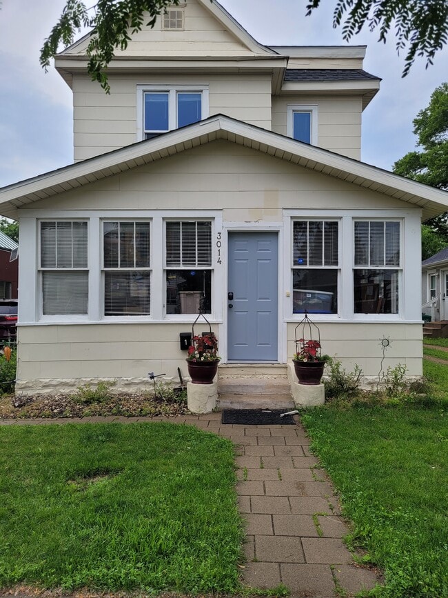 Duplex - 3014 California St NE