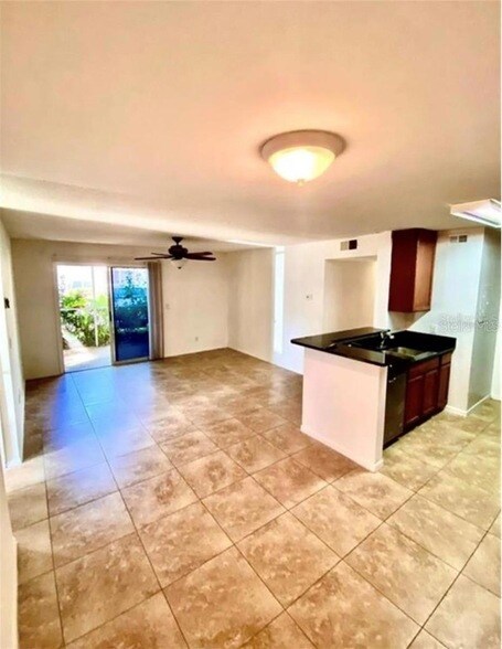 Foto del edificio - 6076 Westgate Dr