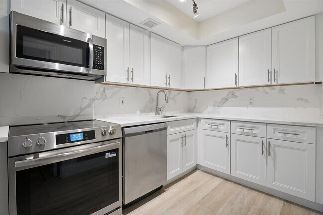 Foto del edificio - 511 Bayshore Dr