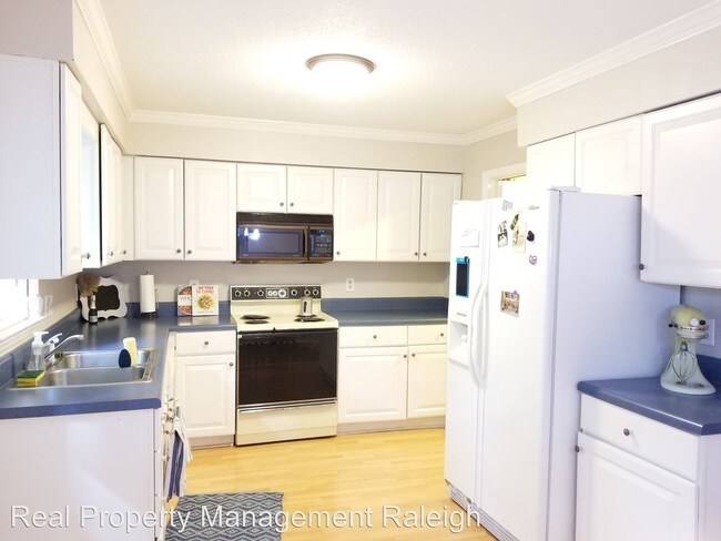 Foto del edificio - 4502 Hamptonshire Dr