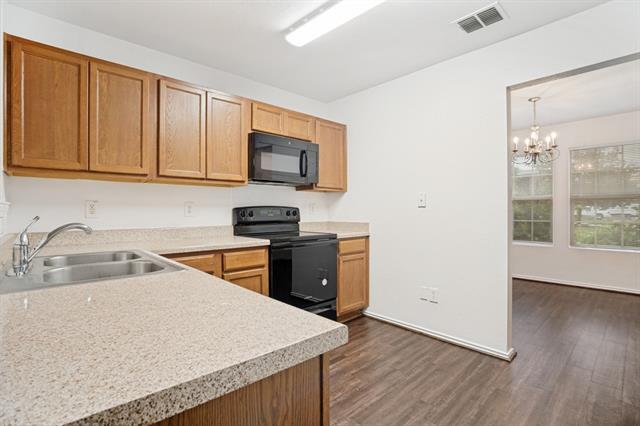 Foto del edificio - 16701 Windthorst Way