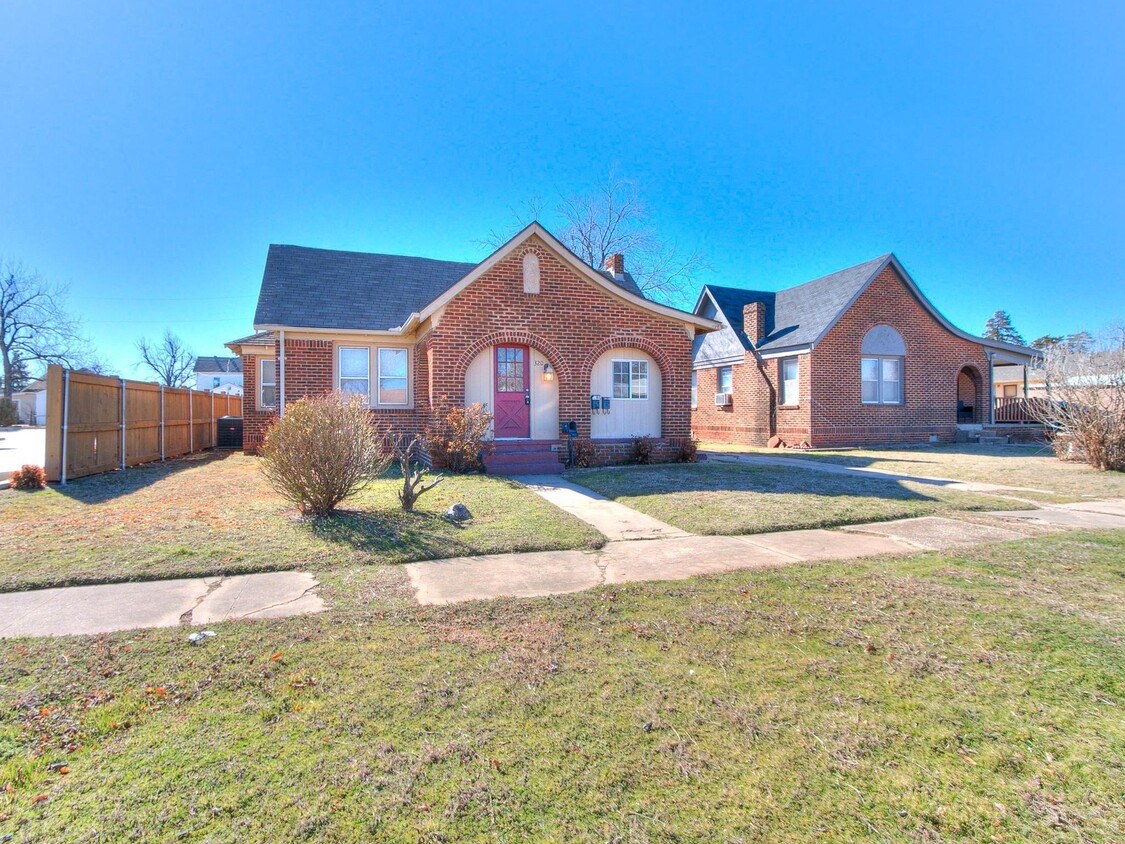 Primary Photo - 320 Wayne Ave