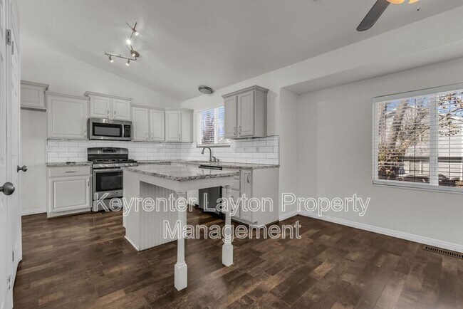 Building Photo - 1215 Sandi Dr