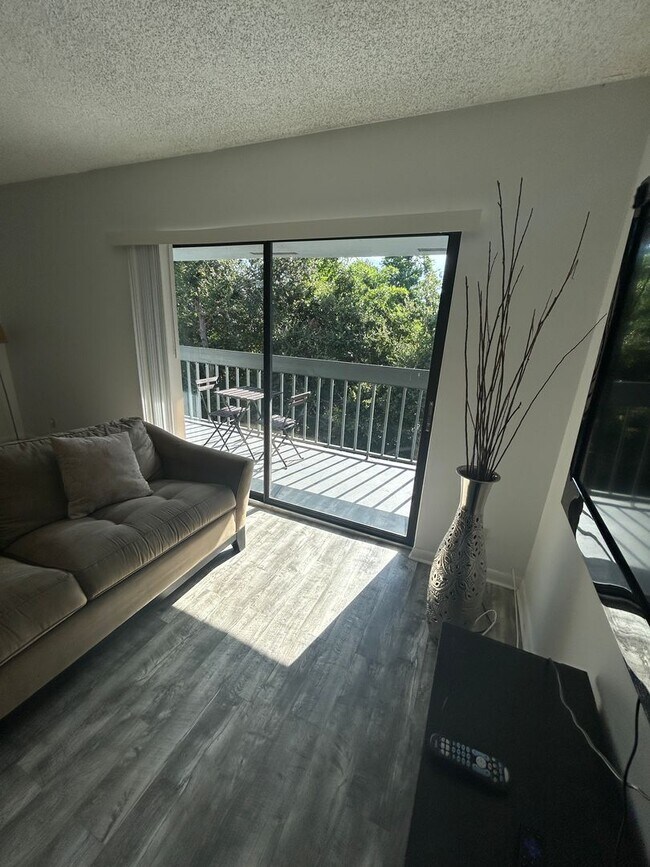 Building Photo - Now Leasing: 1-bedroom and 1.5 bath condo ...