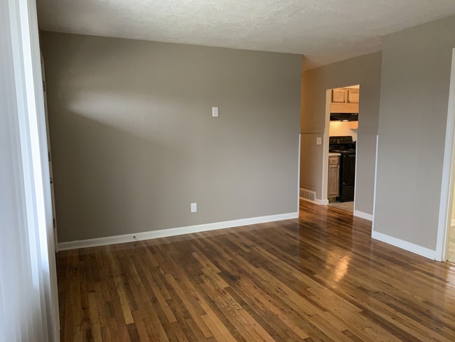 Building Photo - 902 Goodhue Cir
