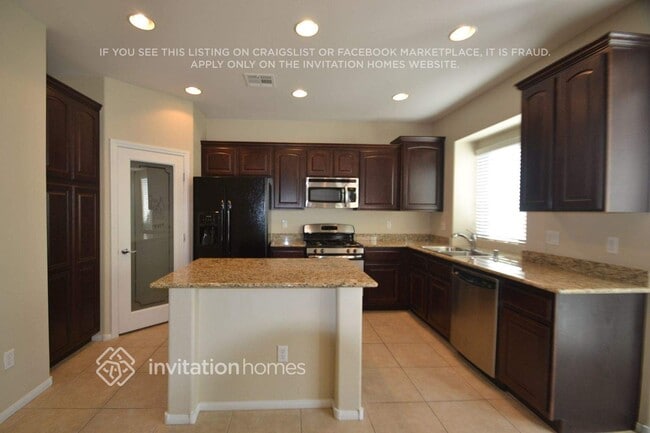 Foto del edificio - 10749 Drake Ridge Ave