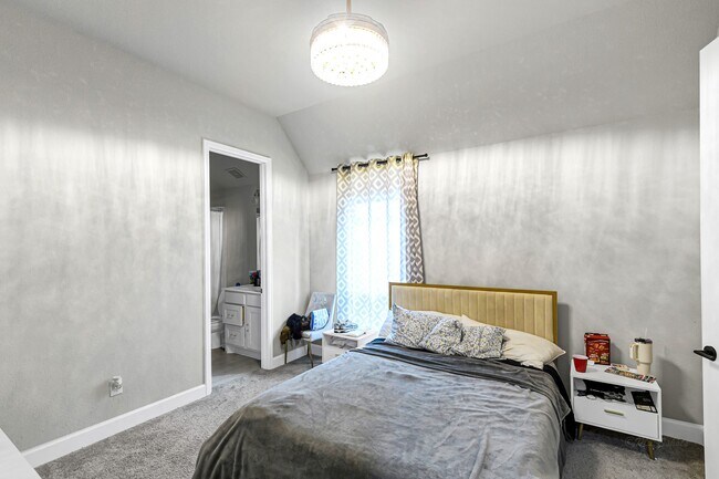 Foto del edificio - 7211 Sylvan Birch Trl