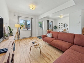 Building Photo - 159 Rue Murray