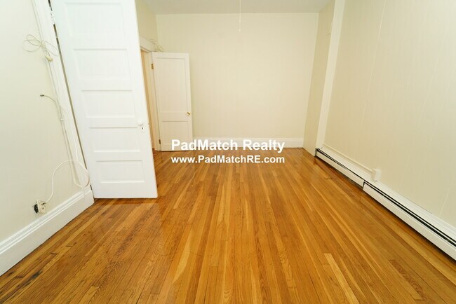 Building Photo - 208 Winthrop Rd