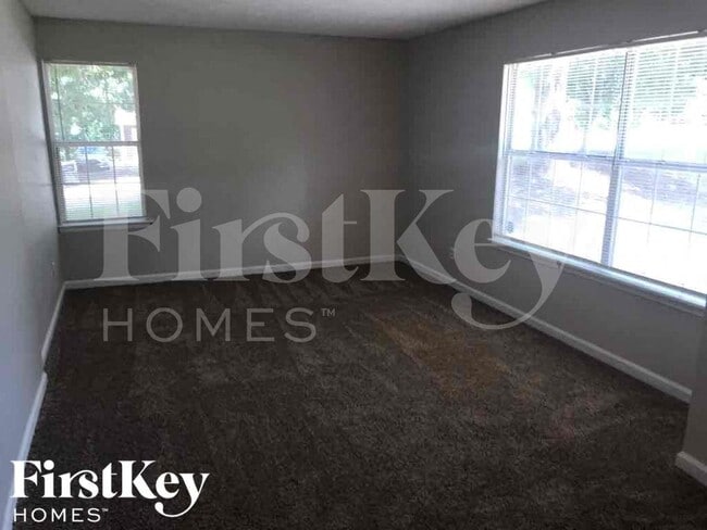 Building Photo - 20 Mildred Ln