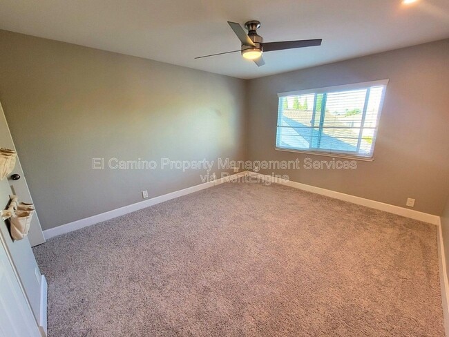 Foto del edificio - 1728 Lake St