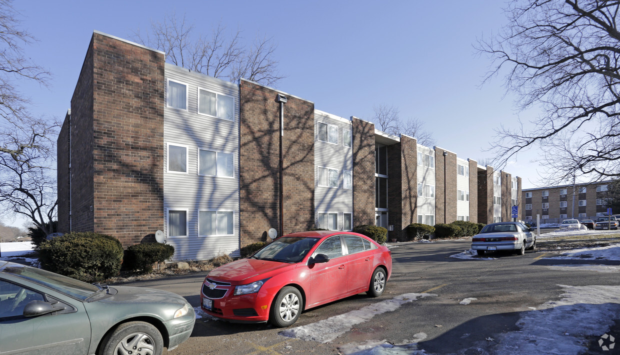 Primary Photo - Greenbriar Apartments