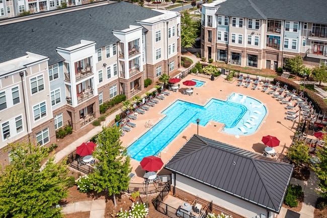 Building Photo - Holly Crest Apartments