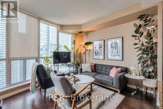 Building Photo - 208 Queens Quay W