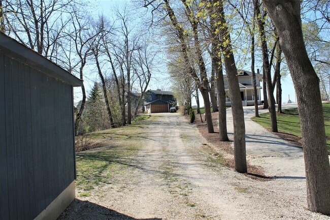 Foto del edificio - 42518 Linden Ln