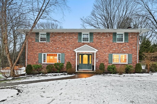 Building Photo - 11 Orchard Cir