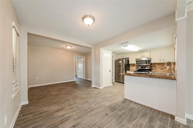 Building Photo - 802 Ravencroft Dr