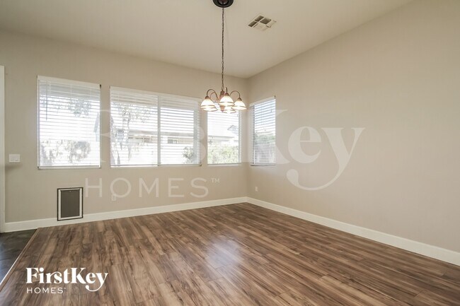 Building Photo - 13702 W Tara Ln