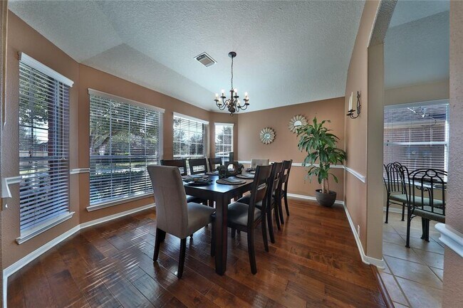 Building Photo - 3214 Pine Run Dr