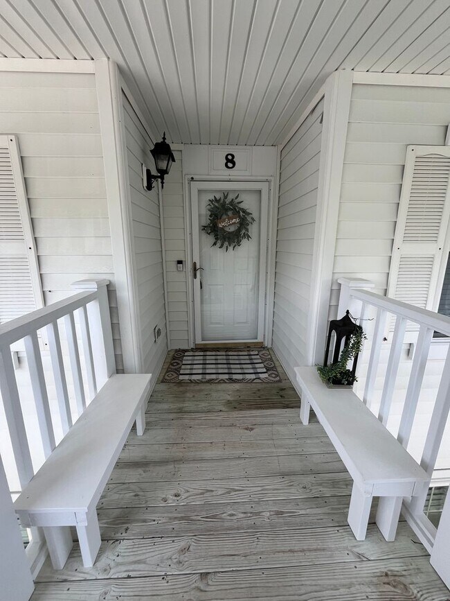 Foto del edificio - Welcome to our stunning 3-bedroom, 2-bathroom condo located in the beautiful city of Wilmington, NC.