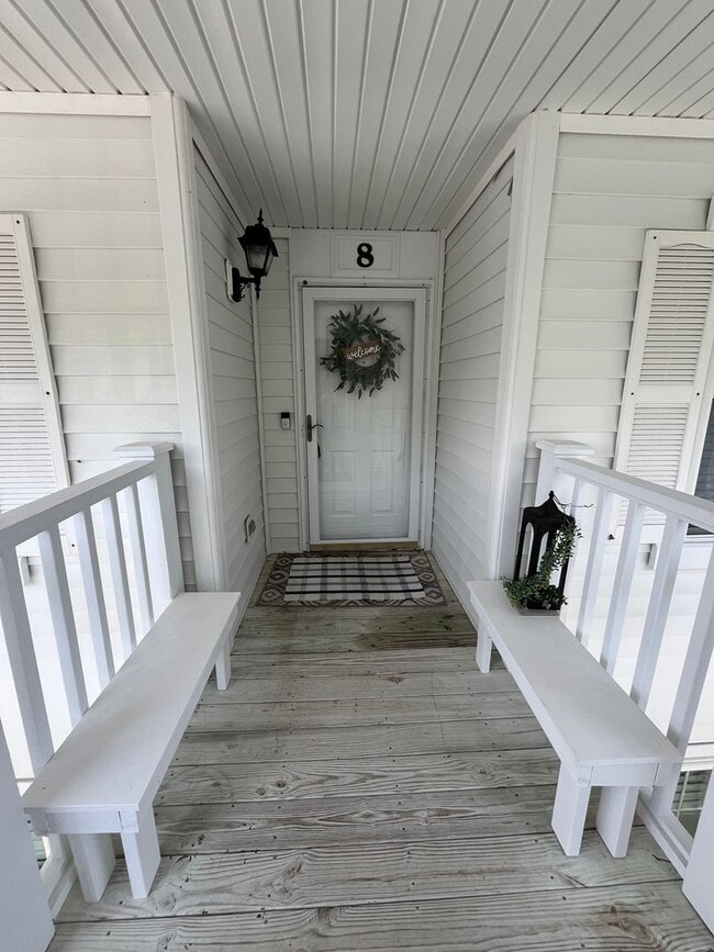 Building Photo - Welcome to our stunning 3-bedroom, 2-bathroom condo located in the beautiful city of Wilmington, NC.
