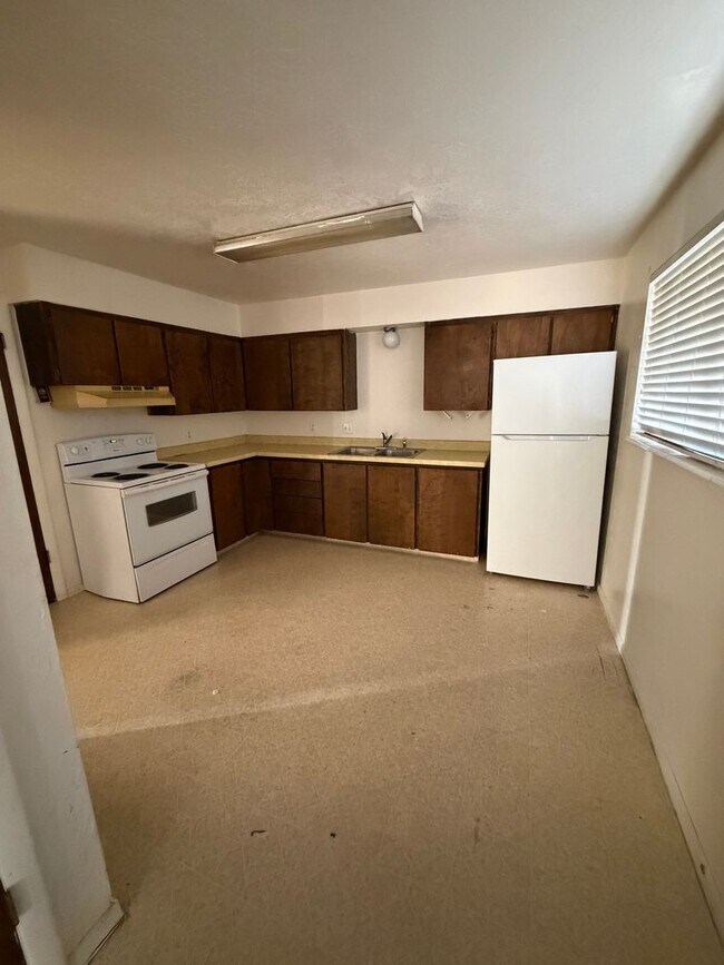 Foto del edificio - CS-1070/1080 E 800 N Bookcliff Apartments