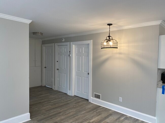 Building Photo - 34 8th Avenue Dr SE