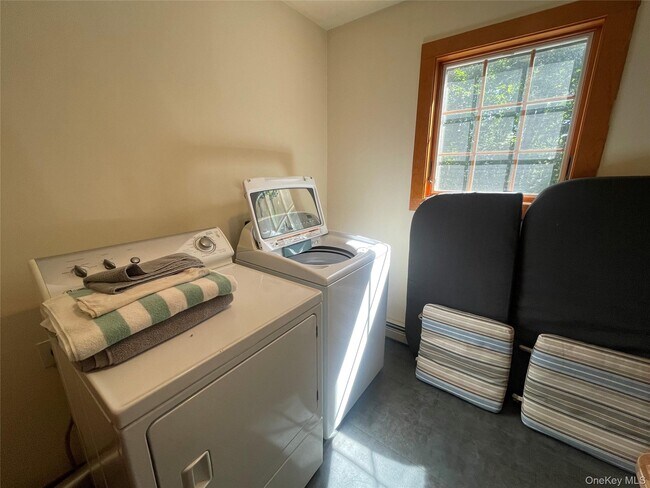 Foto del edificio - 106 Laurel Ln