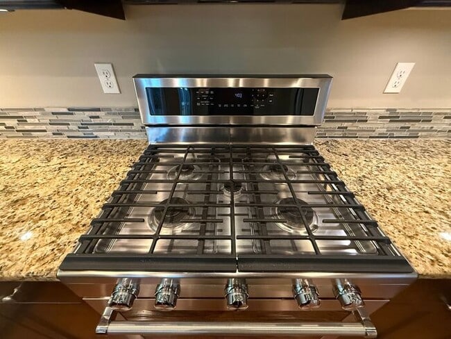 Foto del edificio - 713 Park Ln