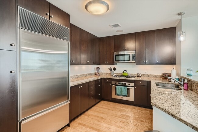 Building Photo - 60 E Monroe St