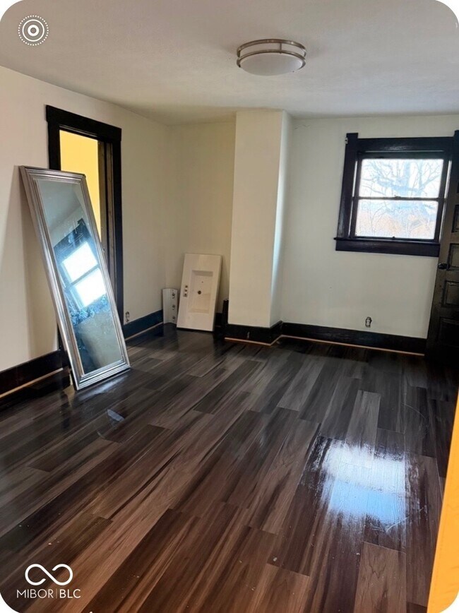 Foto del edificio - 10540 E 25th St