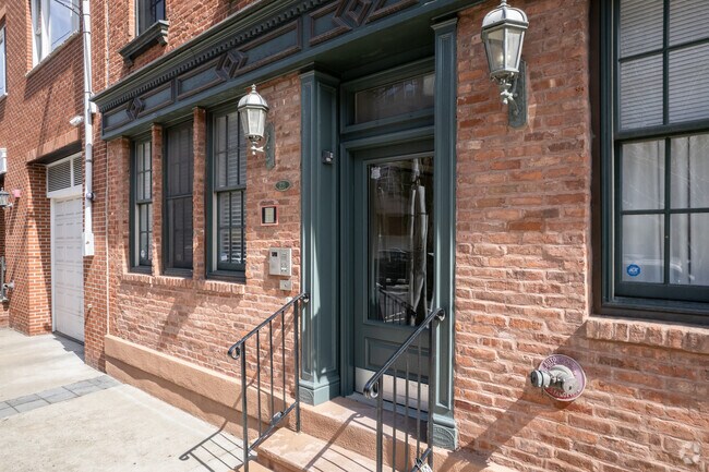 Entrance - 221 Willow Ave