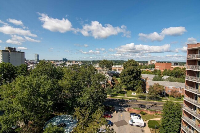 Foto del edificio - 91 Strawberry Hill Ave