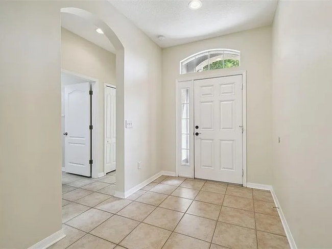 Building Photo - 15841 Pond Rush Ct