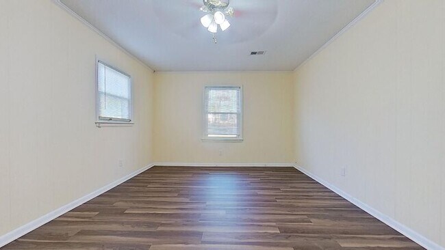 Building Photo - 501 Harris Rd