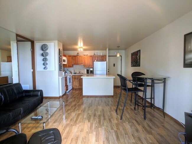 Foto del edificio - PAVILION AT WAIKIKI FULLY FURNISHED 1BD/1BA/1PK CENTRAL AC