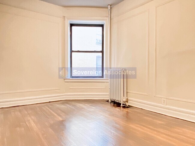 Building Photo - 935 Saint Nicholas Avenue