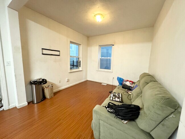 Building Photo - 93A Hillside St